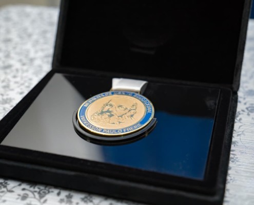 08.10.2025 MEDALHA PAULO FREIRE 12